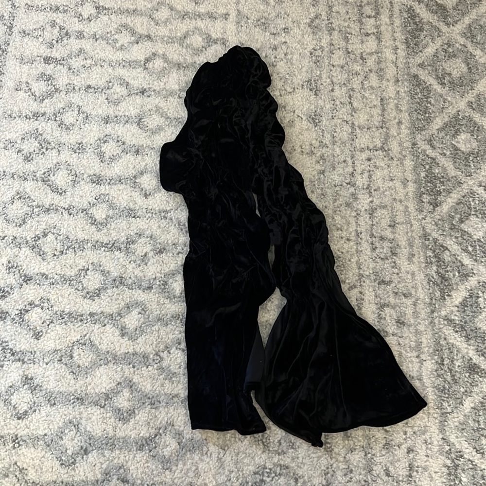 Black Scarf